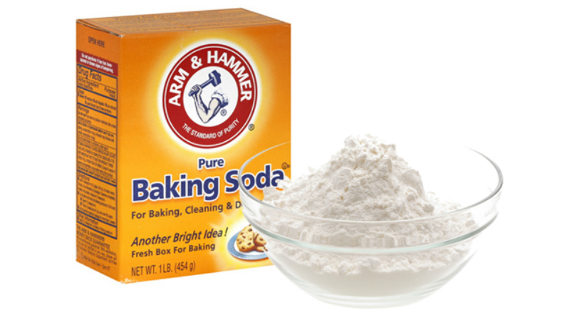 Dùng hỗn hợp baking soda và nước dấm