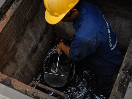 Dịch vụ thông tắc cống tại Từ Liêm giá rẻ liên hệ 01269 171717