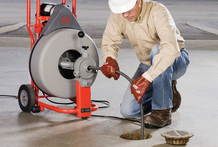 Thông tắc cống thoát nước tại các hộ gia đình